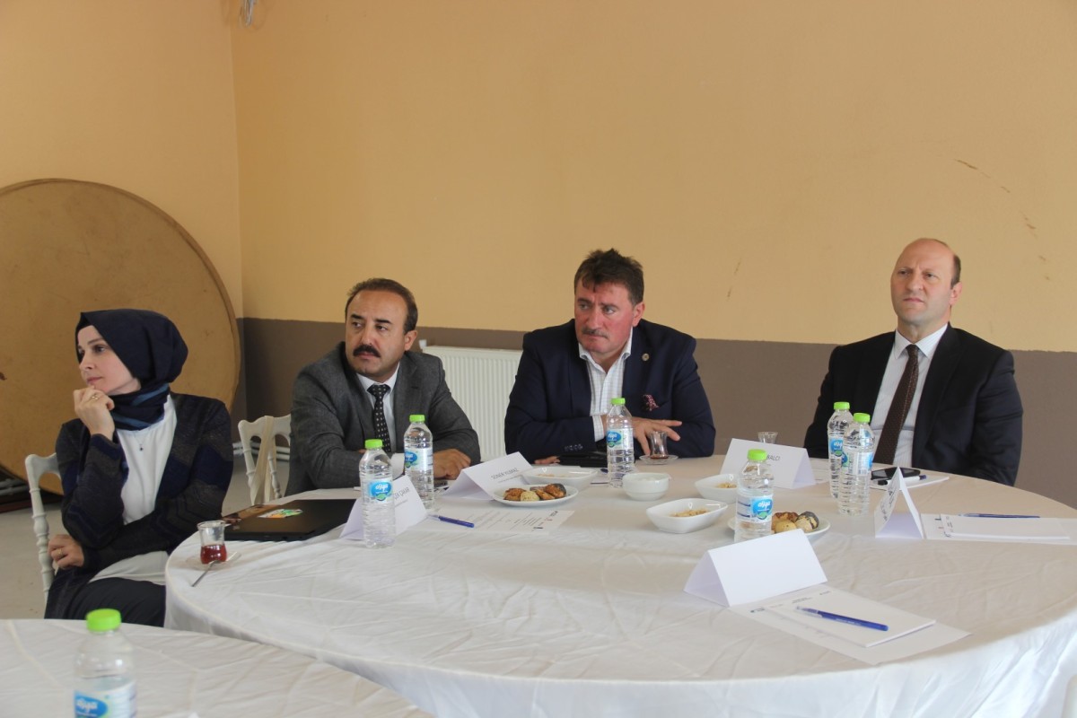 Ferizli’de Sürdürülebilir Fındık Köyleri Projesi 3. Çalışma Grubu Toplantısı Gerçekleştirildi