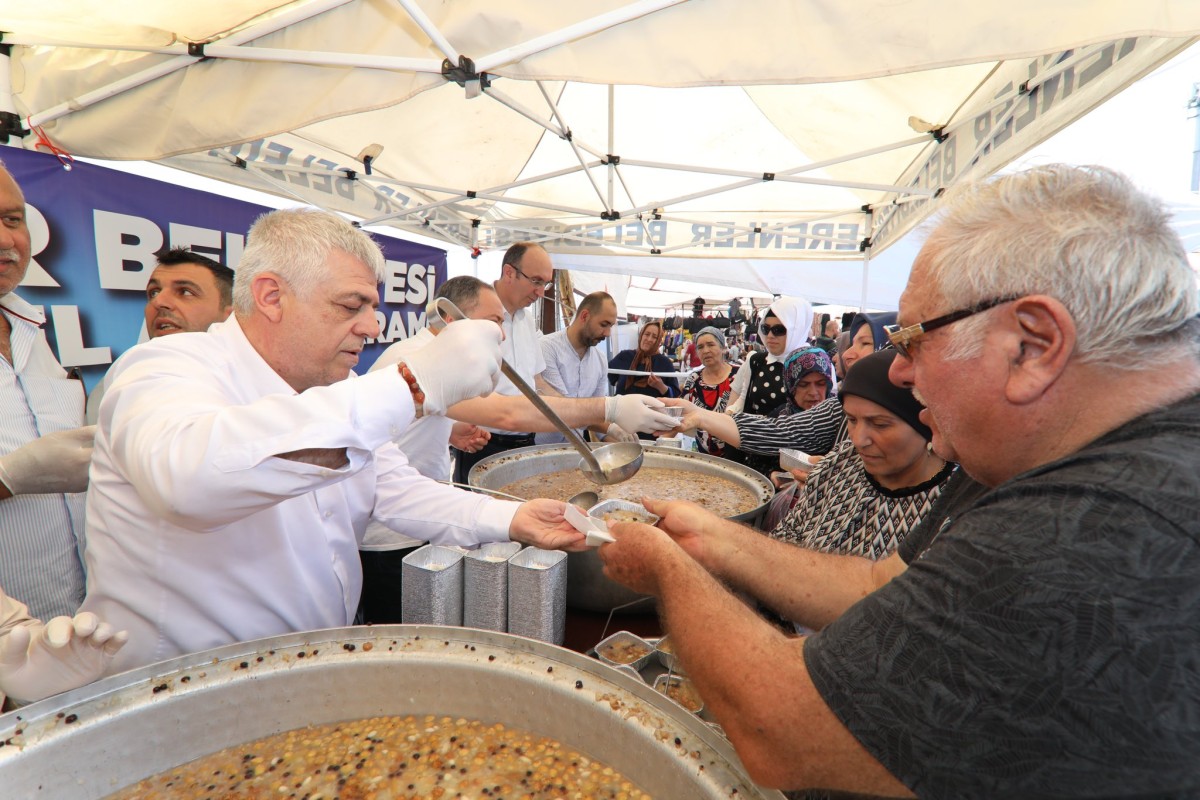 ERENLER’DE AŞURE İKRAMI
