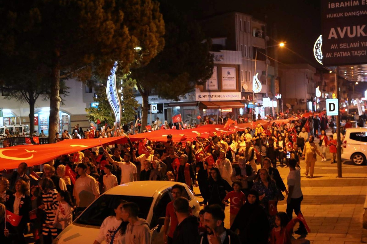 Arifiye’de 100. Yıl Fener Alayı Düzenlendi.