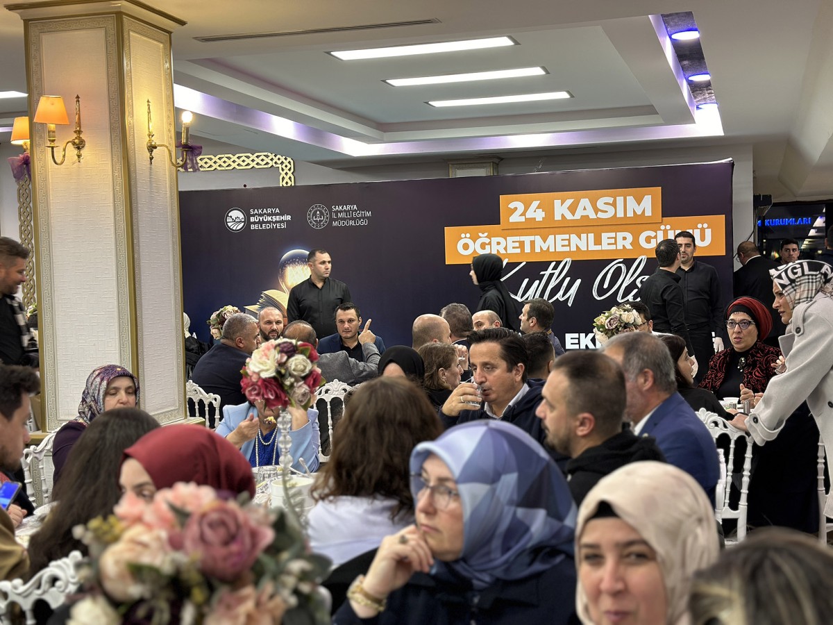 Başkan Yüce’den  öğretmenlere: “Siz bahçesinde gül yetiştirenlersiniz”