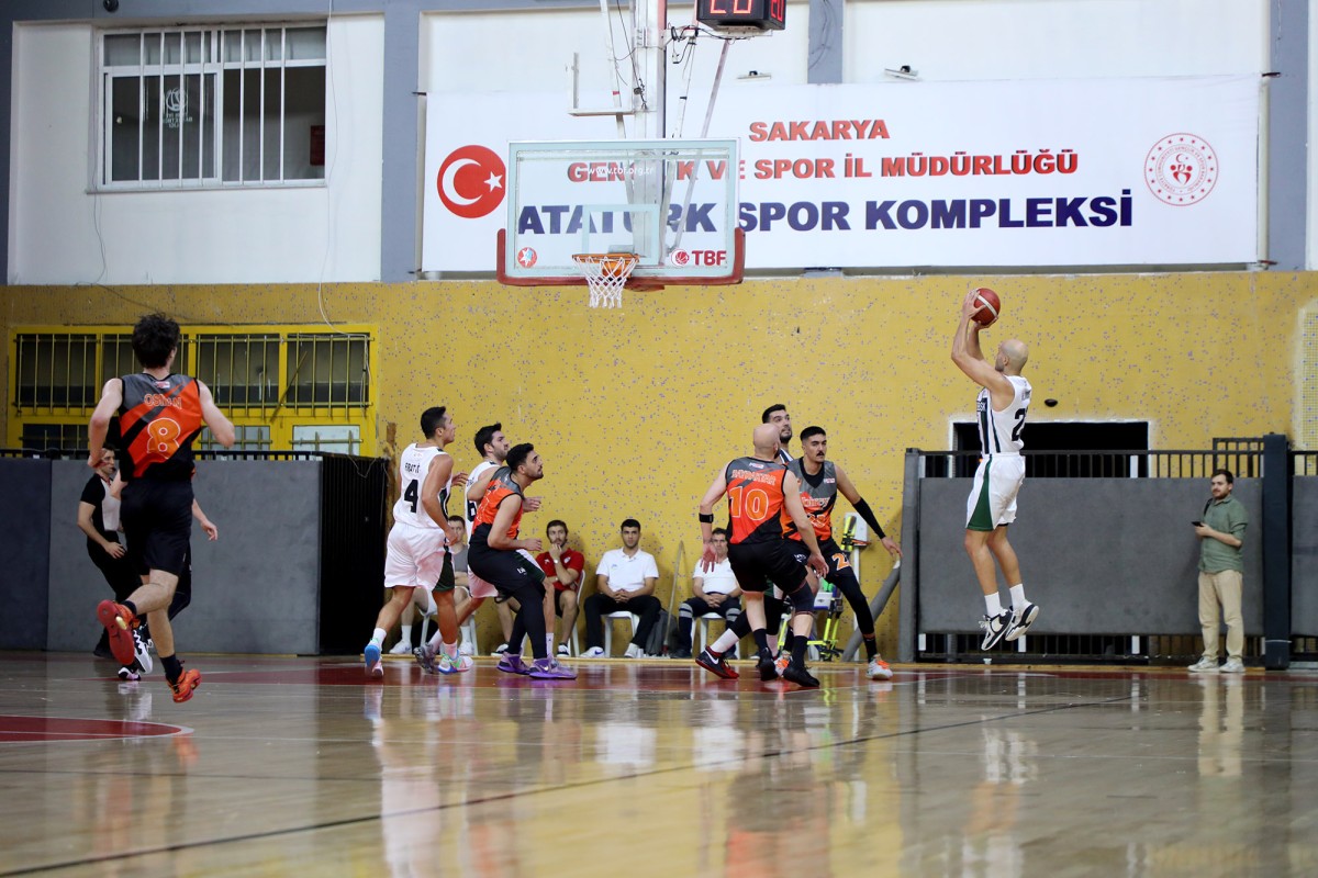 Büyükşehir basket ikinci yarıya galibiyetle başladı