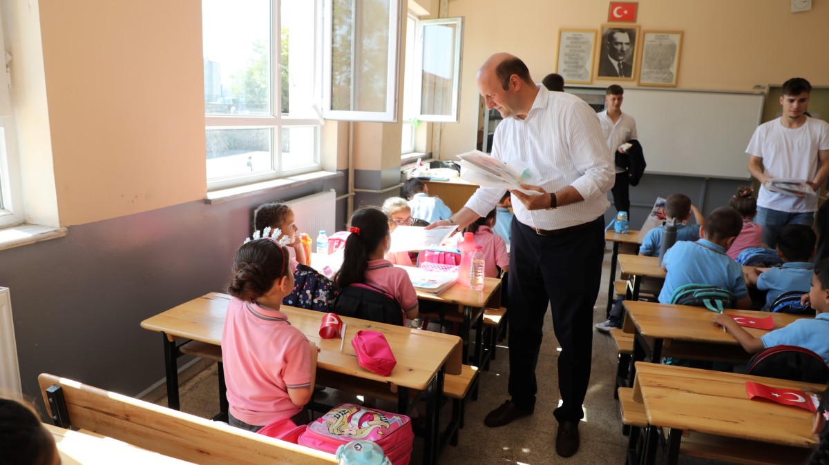 Ferizli Belediyesi;nden Öğrencilere Eğitim Desteği