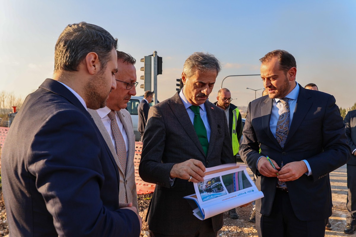 1 milyar TL’lik tarihi  projede ilk kazma vuruldu: Yenikent’e cazibe katacak metrobüsler yakında yollarda