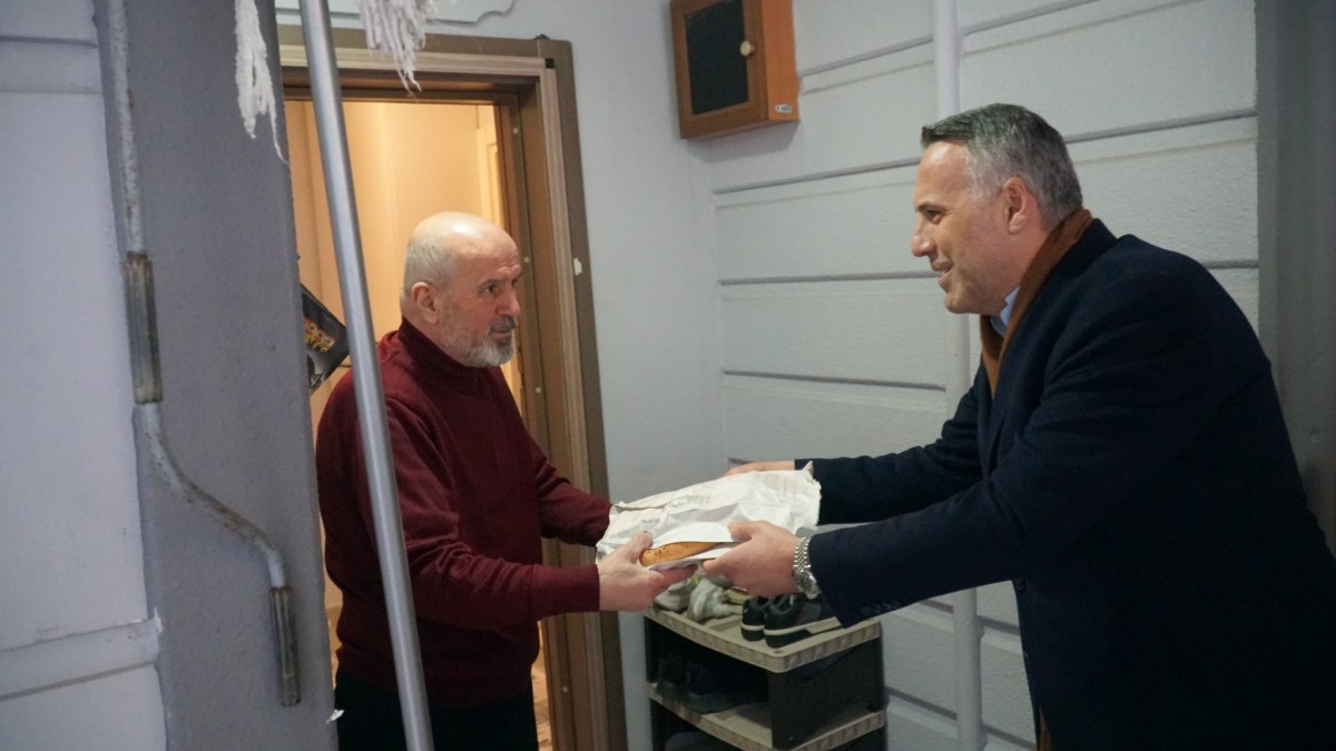 Başkan Tever’den Adapazarı’nda Ramazan Ziyaretleri