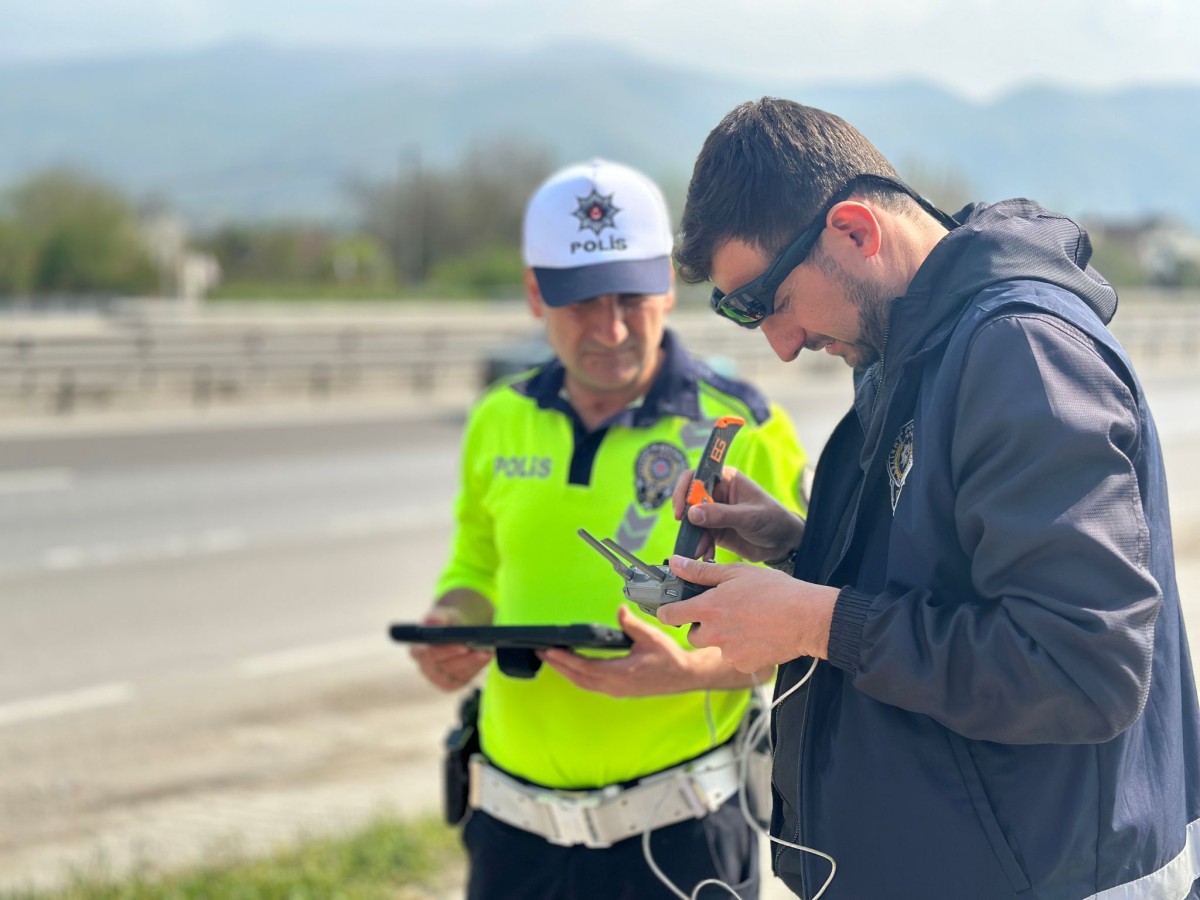 DRONE İLE HAVADAN TRAFİK DENETİMİ GERÇEKLEŞTİRİLDİ