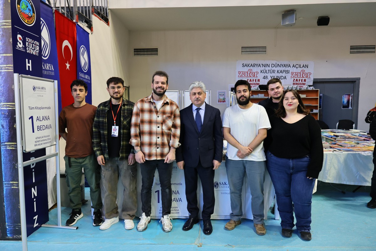 Vali Doğan Kitap Fuarını Gezdi