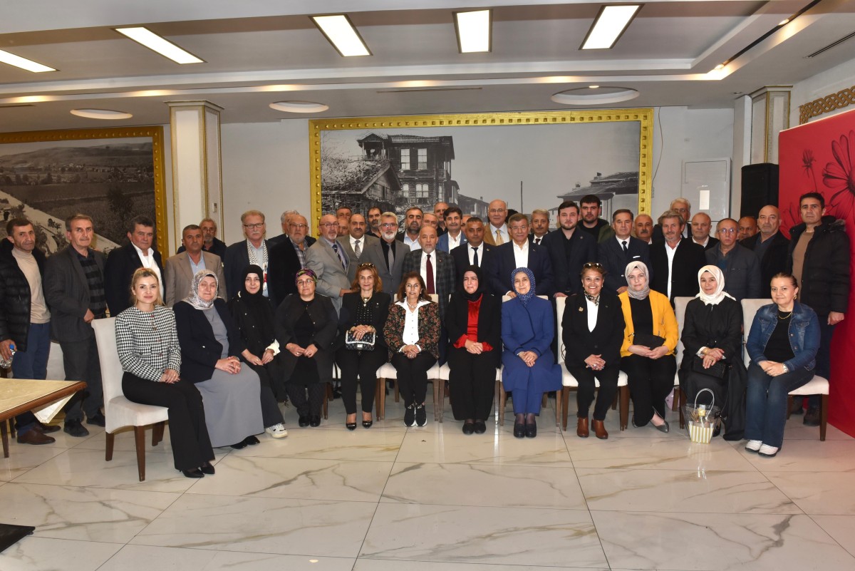 Ahmet Davutoğlu’ndan Sakarya’ya Sürpriz Ziyaret