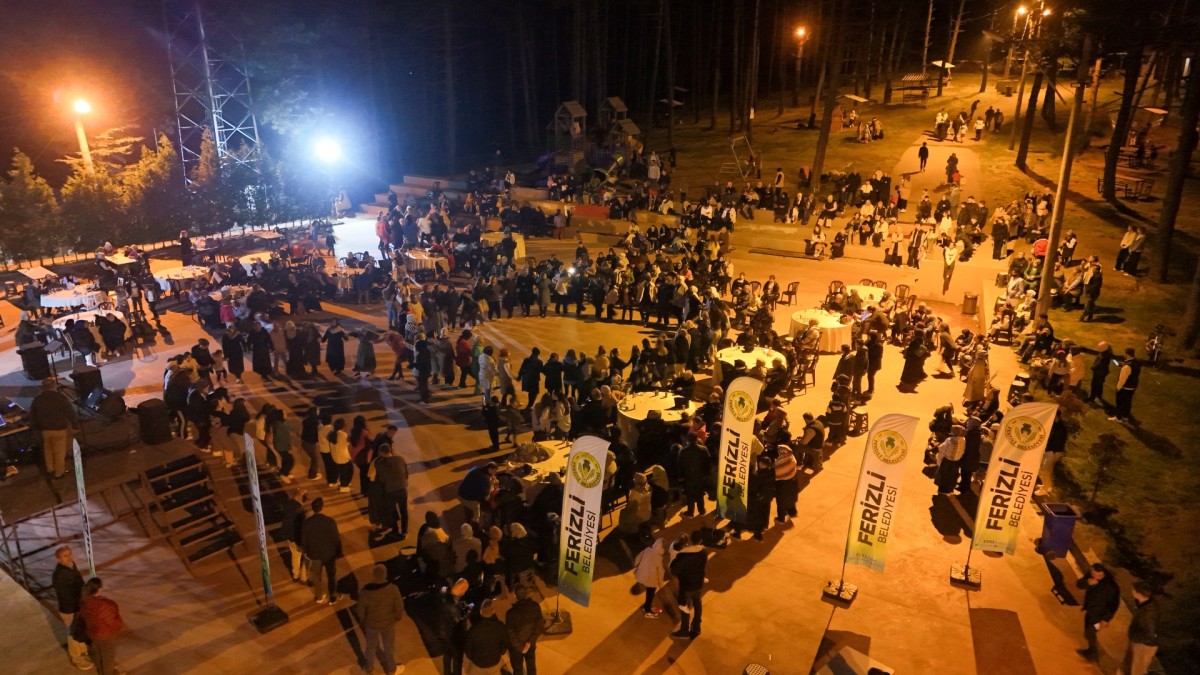 Ferizli Belediyesi’nden Anneler Günü’ne Özel Coşkulu Gece
