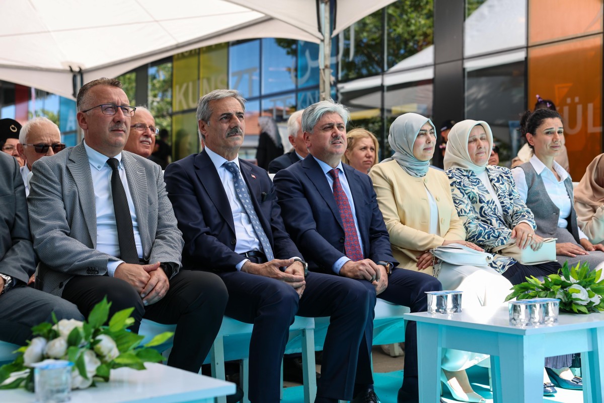“İnsanı merkeze alan hizmet en değerlisidir”