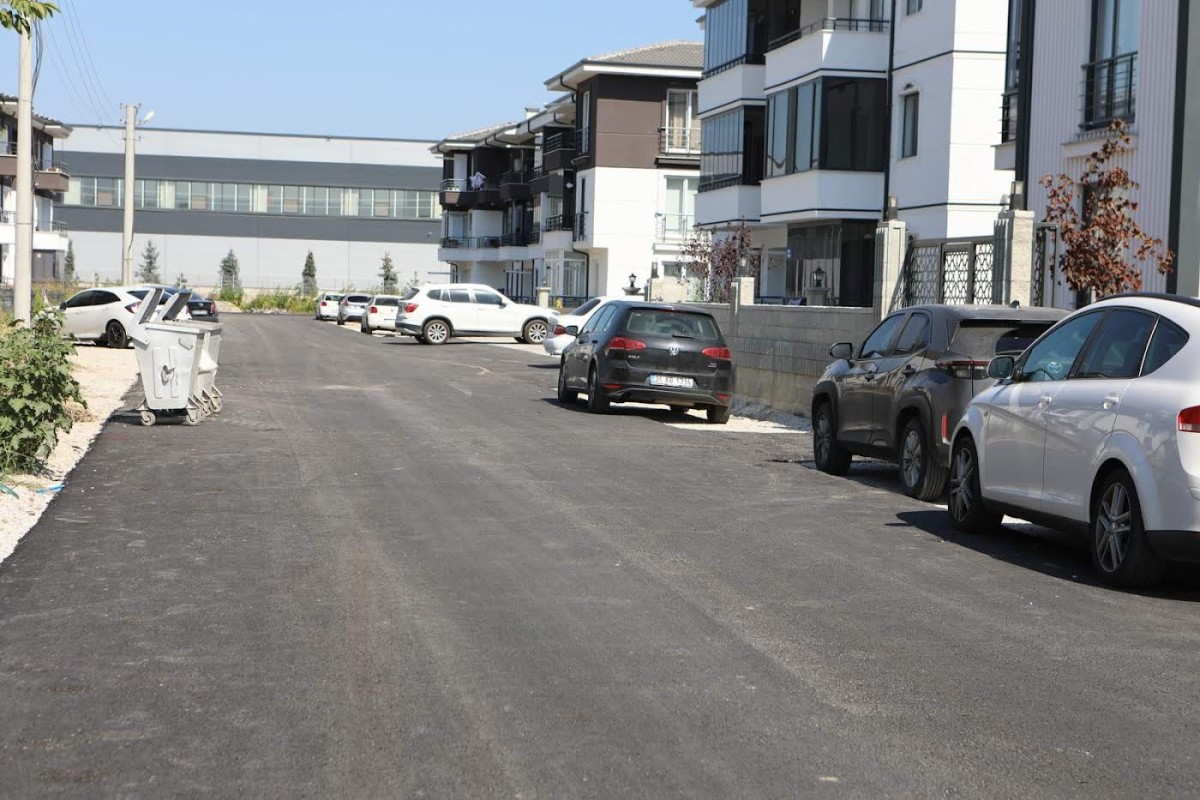 Arifiye Belediyesi Hanlıköy’de Asfalt Çalışmalarını Tamamladı