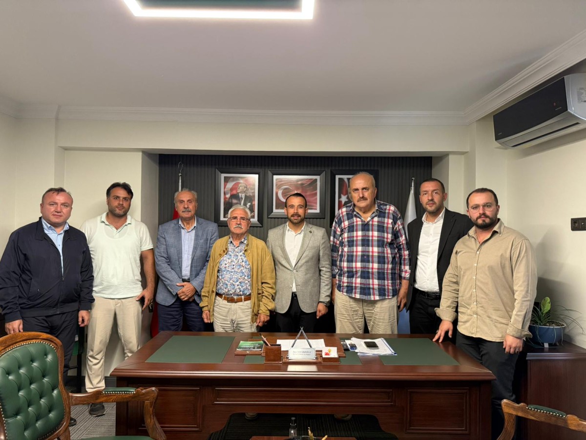 Trabzonlular Derneği’nden Ak Parti ilçe başkanına Ziyaret