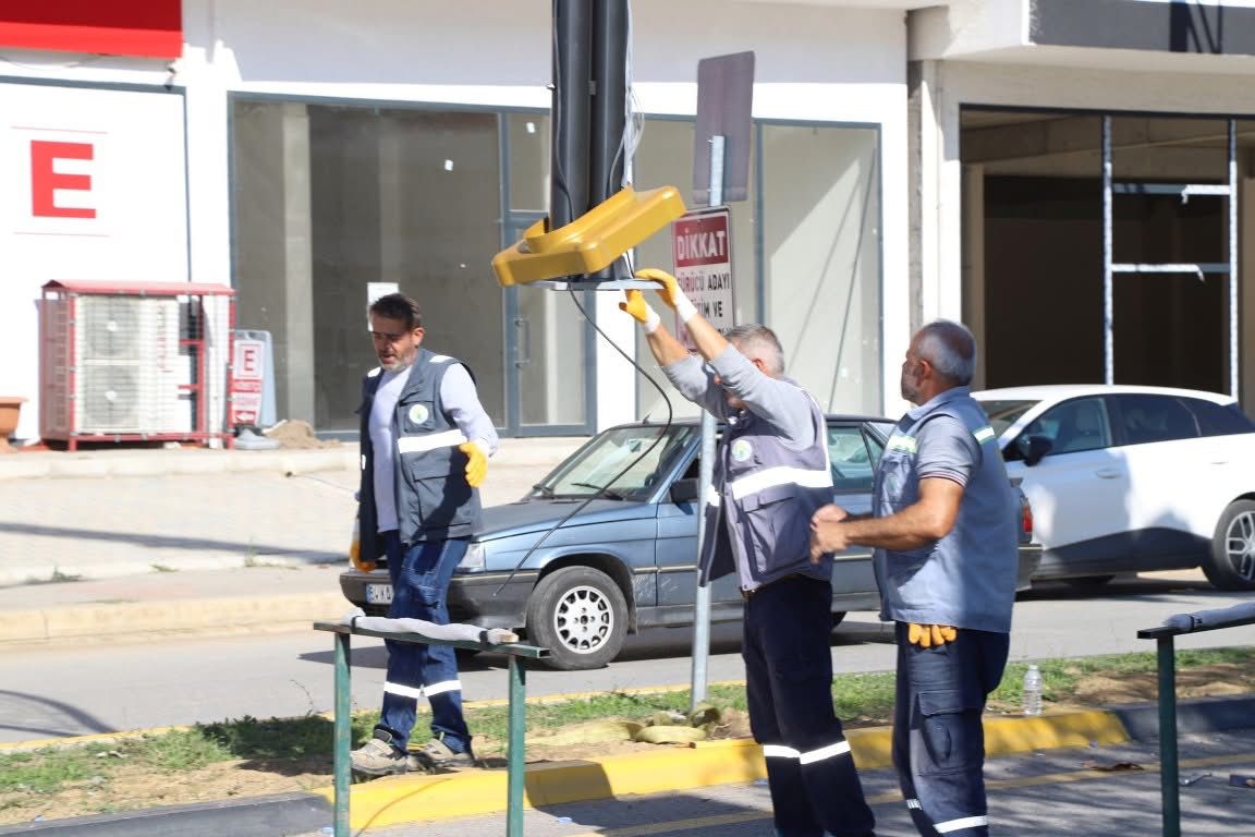 HENDEK’TE YILDIRIM BAYEZİD CADDESİ IŞIL IŞIL PARLIYOR