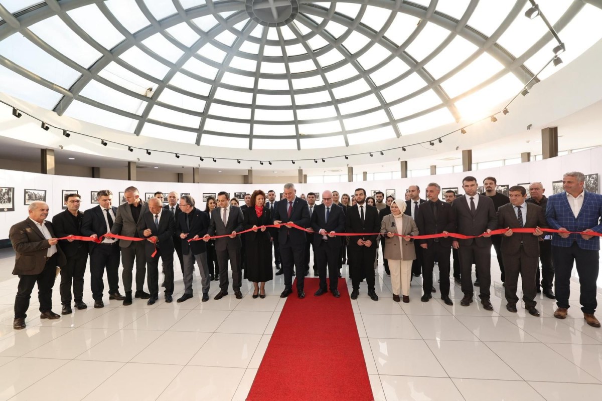 Serdivan’da 10 Kasım Töreni Hatırlamak ve Anlamak Sergisi Açıld