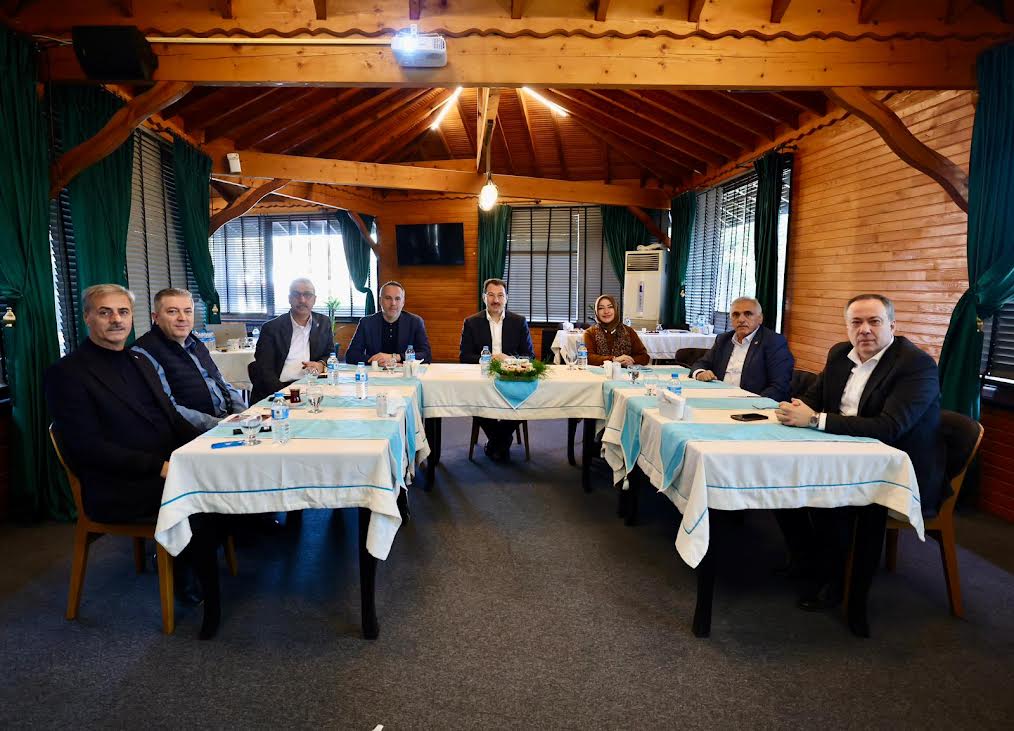 AK Parti Sakarya Yatırımlar ve Yeni Projeler İçin Toplandı