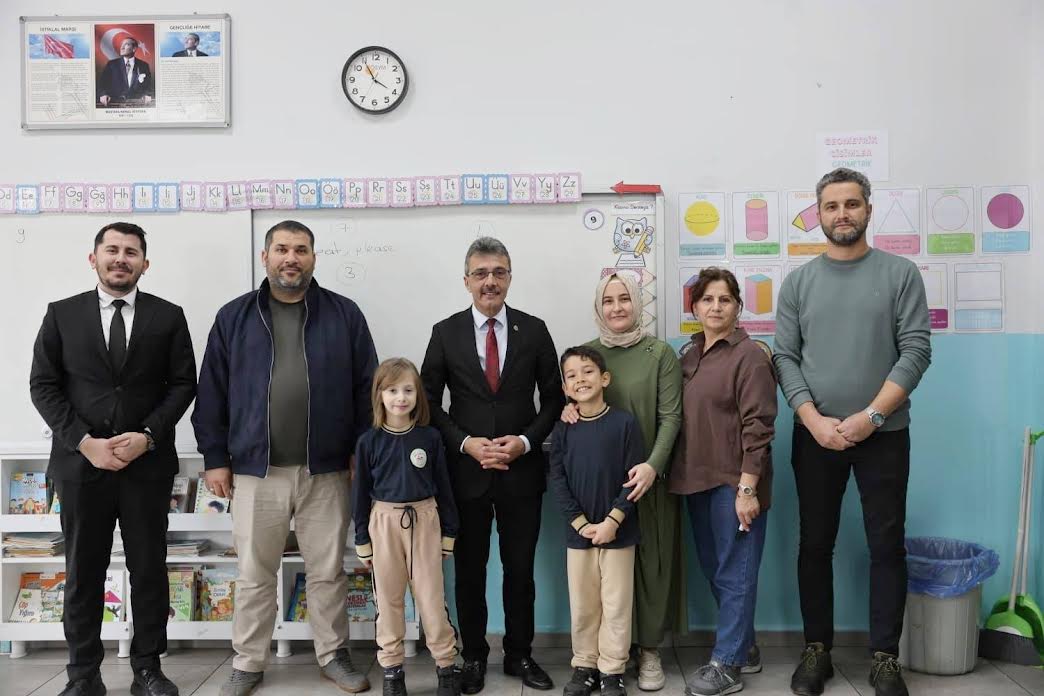 Başkan Dinç, Altıparmak'ın Sınıf Arkadaşlarına Verdiği Sözü Yerine Getirdi 