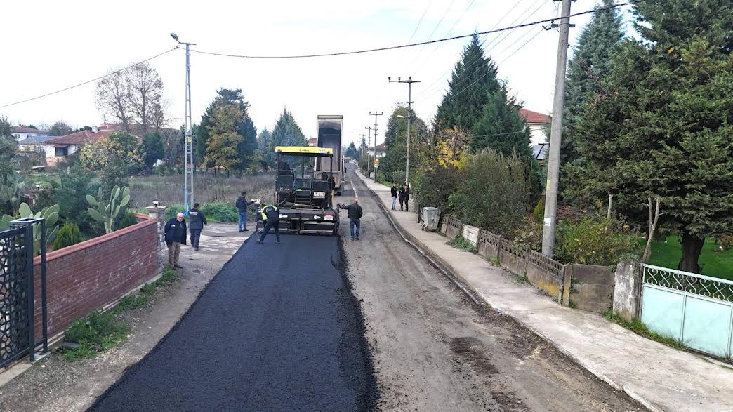 Kayalar Reşitbeyde Yollar Yenileniyor 