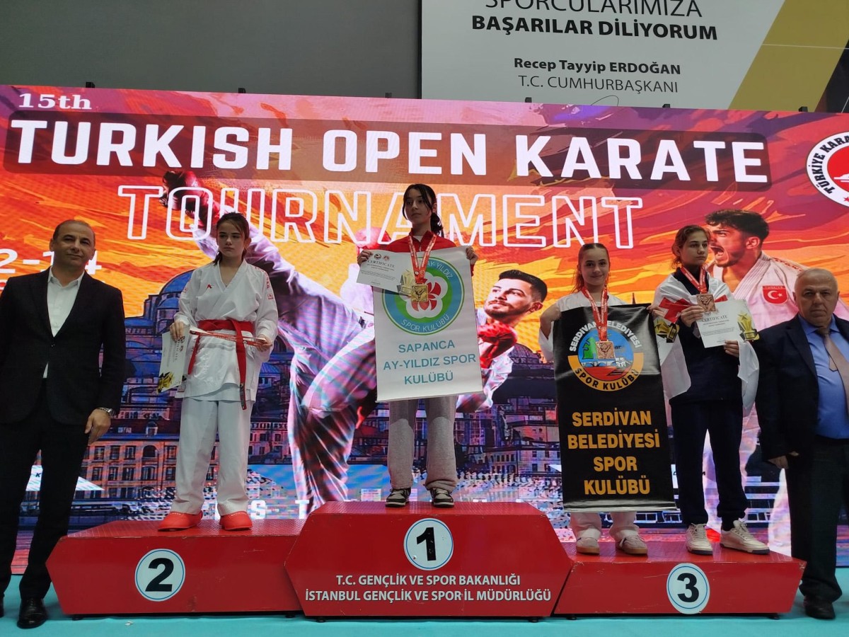 Karatecilerden Uluslararası Arenada Büyük Başarı