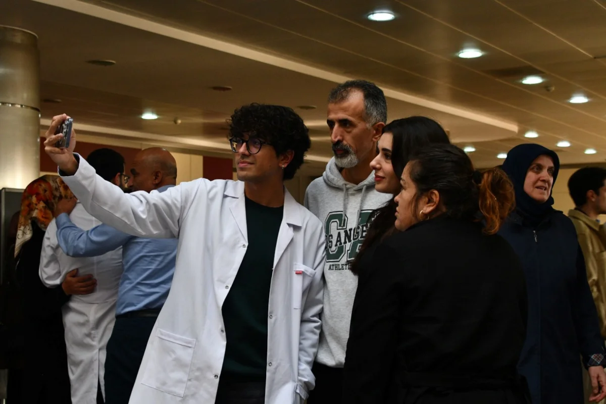 SAU Tıp Fakültesi Öğrencileri Beyaz Önlüklerini Giydi