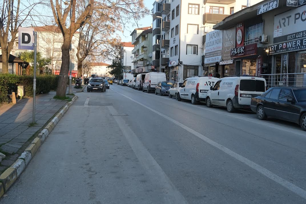 Mimar Sinan Caddesi’nde Ters Yöne Park Eden Araçlara Zabıta Denetimi