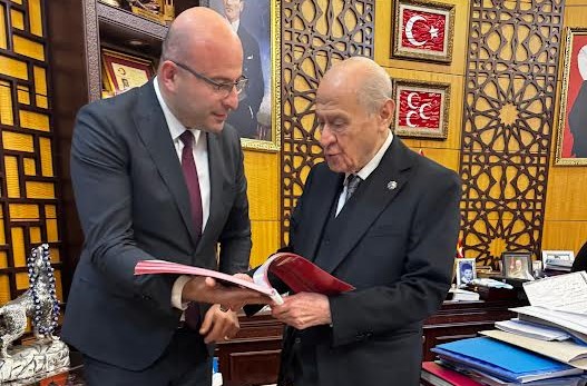 Başkan Oğuz Alkaş Saha Raporunu Devlet Bahçeli'ye Sundu