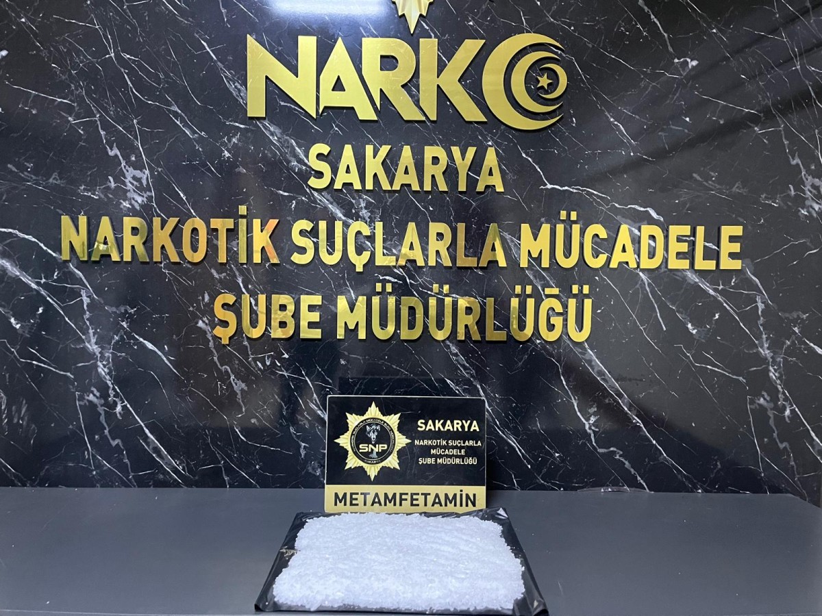 Sakarya’da Narkotik Operasyonu: 1 Kilo Metamfetamin Ele Geçirildi