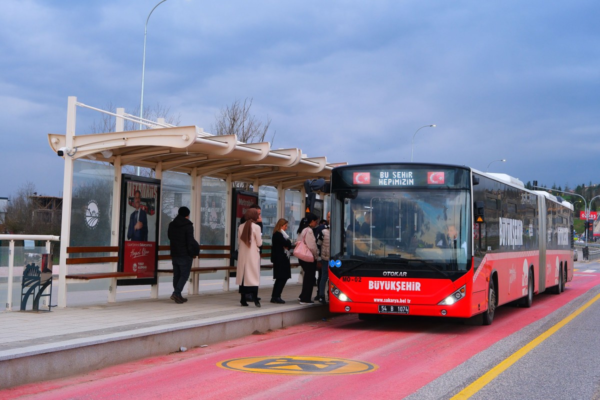 Toplu Taşımada Binlerce Kişinin İlk Tercihi Metrobüs Oldu