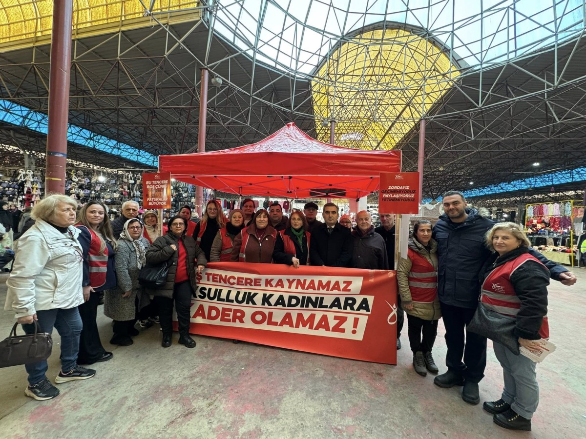 CHP Kadın Kolları Hendek’te Halkla Buluştu