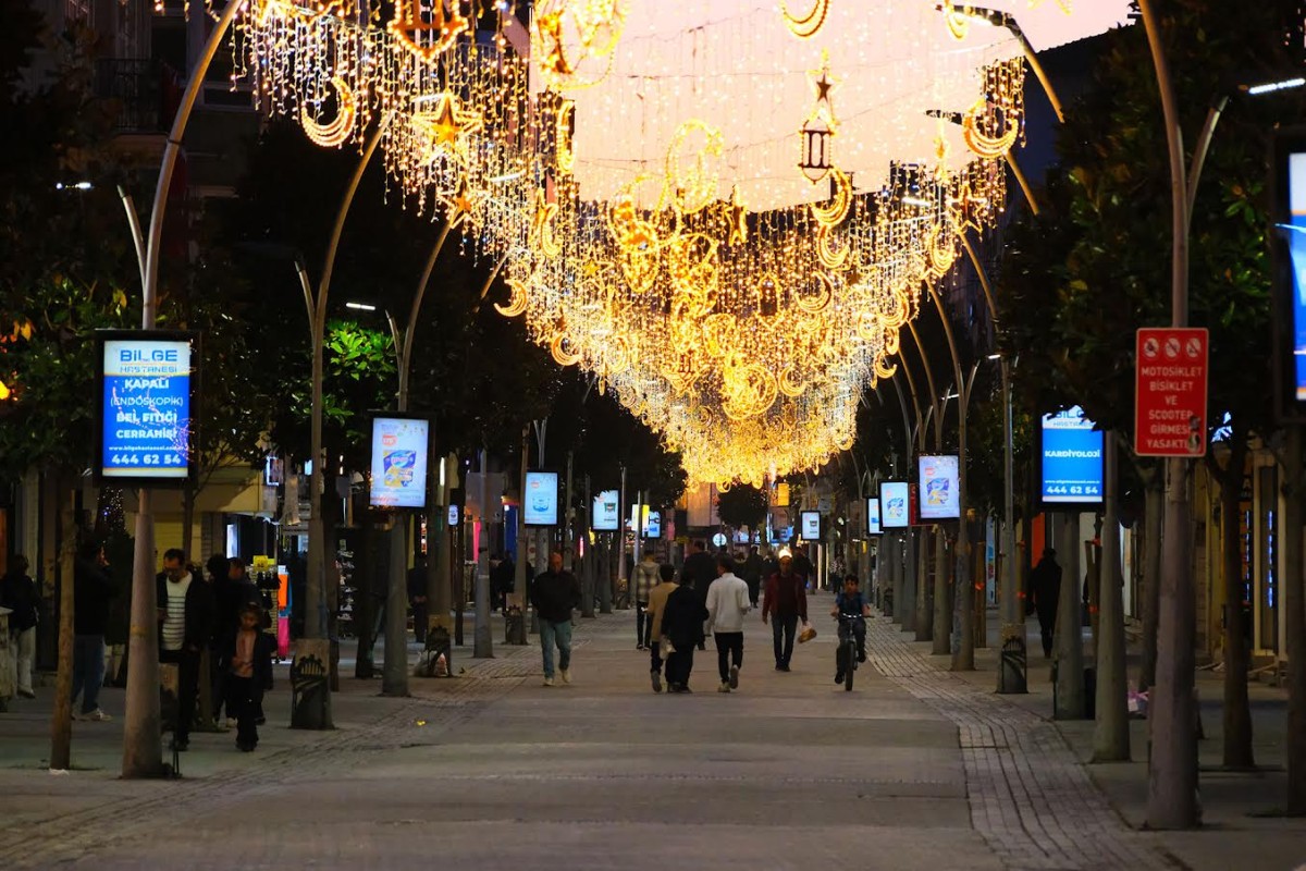Çark Caddesi’nde Işıl Işıl Ramazan
