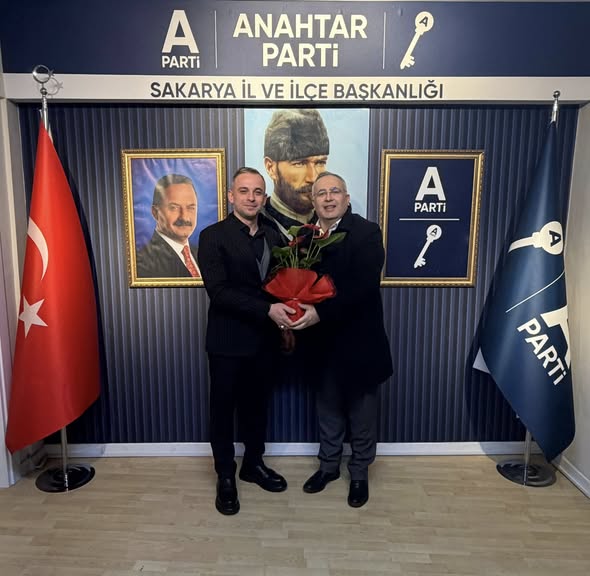 Anahtar Parti Adapazarı’nda Görev Değişimi