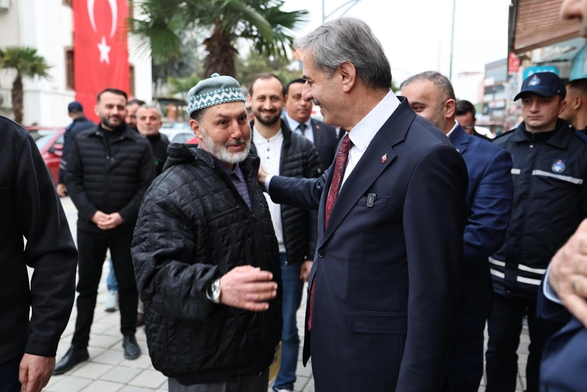 Başkan Alemdar, Bu Kez Pamukova’da Vatandaşlarla Kucaklaştı