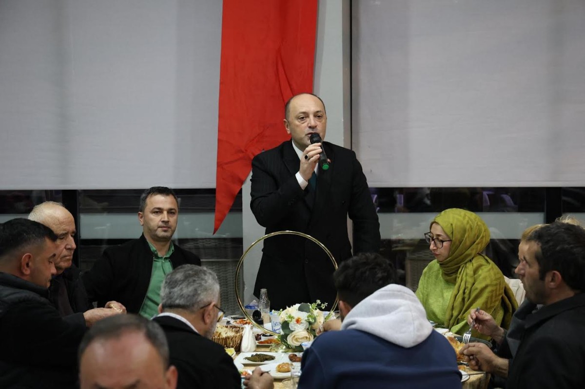 Başkan Yıldız, Mahalle Muhtarları İle İftarda Bir Araya Geldi