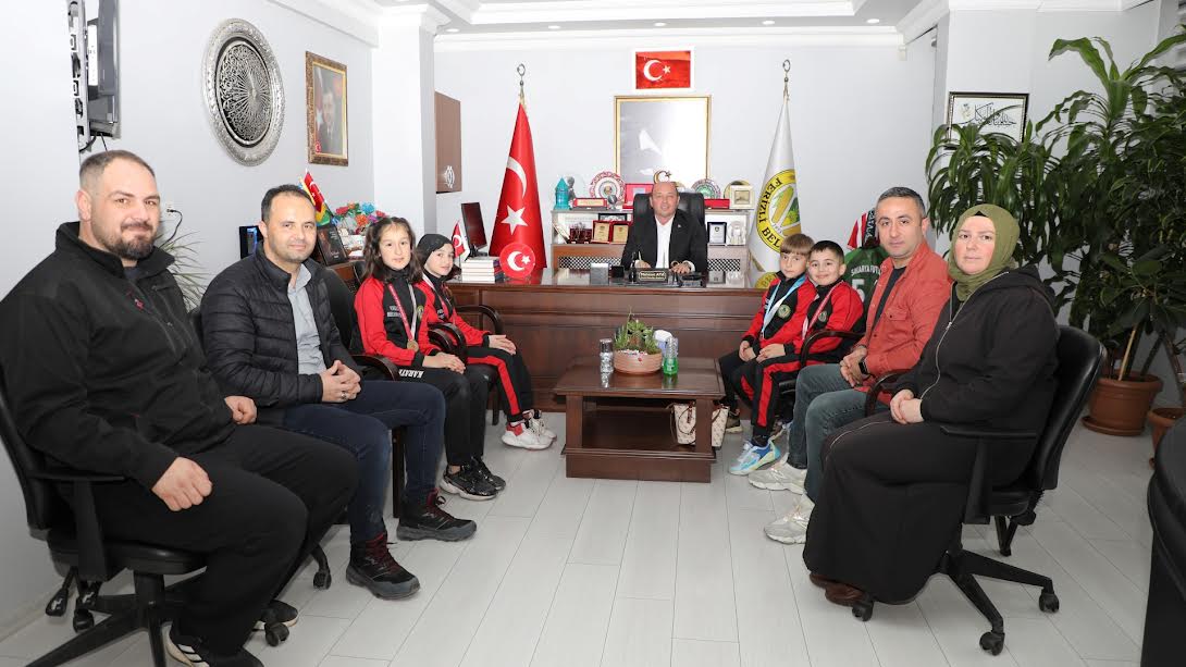 Başkan Mehet Ata, Başarılı Karatecileri Ağırladı