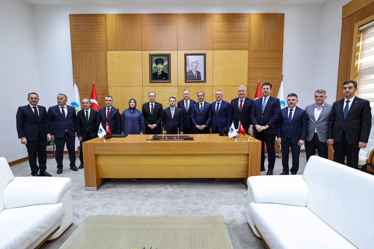 Bakan Gürlek Sakarya’ya Övgü