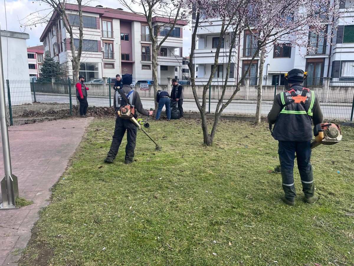 Serdivan’da Bayram Öncesi Kapsamlı Temizlik Çalışması