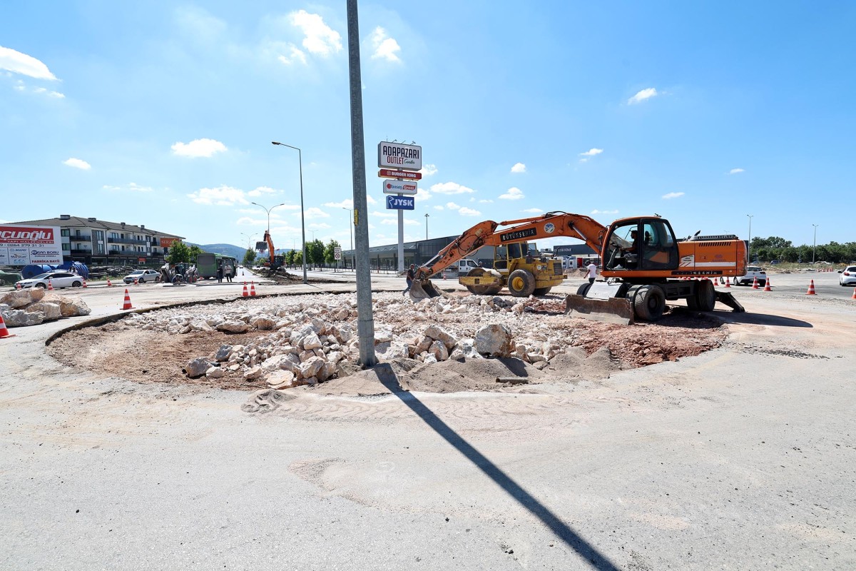 Eski Kipa Kavşağı’nı yeni duble yol bağlantısına hazırlıyor