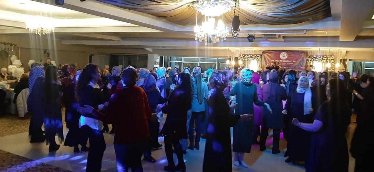 Trabzonlular Derneği Kadın Kolları’ndan Coşkulu Kadınlar Matinesi