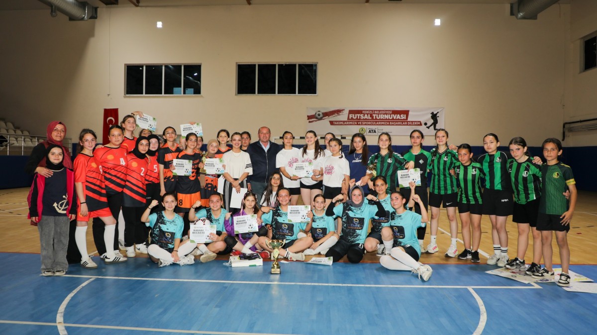 Ferizli’de Futsal Turnuvası Şampiyonu Ferizli Santos Oldu