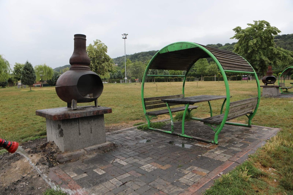 Arifiye Belediyesinden Gölbaşı Park’ta Temizlik Çalışması